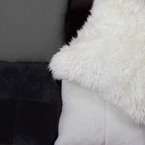 Natural Home Decor New Zealand Sheepskin Pillow | 1-Piece | Natural | 18"x18" - Picture 6 of 6